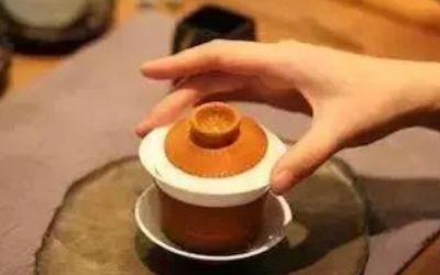 三才蓋碗的正確拿法，三才蓋碗抓碗法圖解