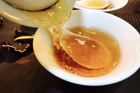 肉桂可以用紫砂壺沖泡嗎，紫砂壺能泡武夷巖茶肉桂用嗎？