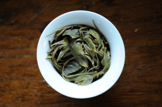 干吃茶葉致癌嗎，長(zhǎng)期吃干茶葉的危害