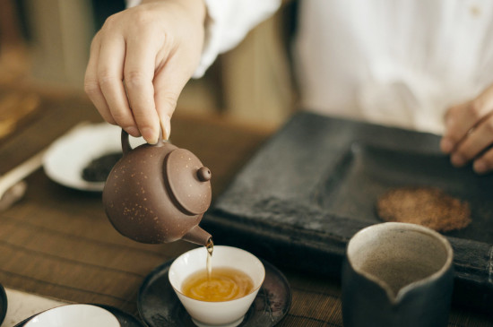 女人喝茶要行扣茶禮嗎，叩茶禮女士能用嗎？