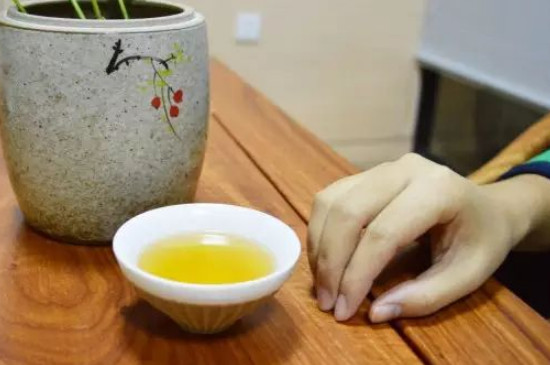 女人喝茶要行扣茶禮嗎，叩茶禮女士能用嗎？