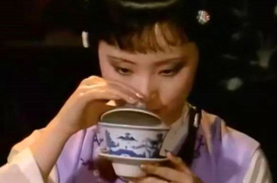 女士喝茶優(yōu)雅姿勢(shì)，女士正確喝茶姿勢(shì)禮儀