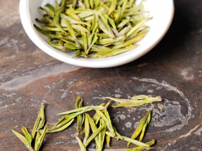 白茶品質如何區(qū)分，白茶的優(yōu)劣質量辨別方法