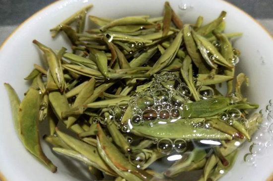 老茶和新茶哪個(gè)好，老茶好喝還是新茶好喝