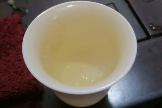 春茶上市白茶的好壞怎么區(qū)分，春白茶怎么分辨好不好？