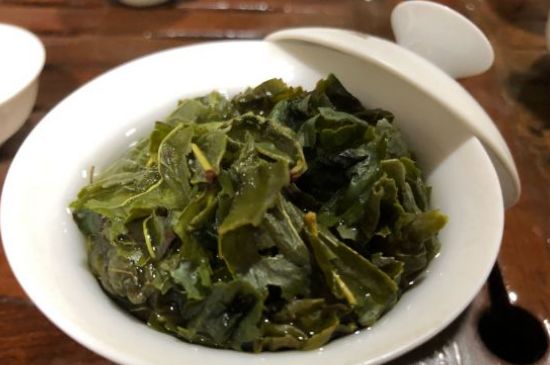 香精茶喝多了會怎么樣，茶葉加香精有什么害處？