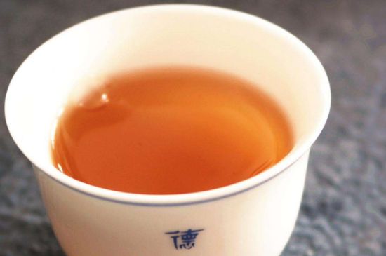 老茶和新茶哪個(gè)好，老茶好喝還是新茶好喝