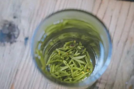 泡好的茶水放冰箱能保存多久，泡好的茶冷藏放多久？