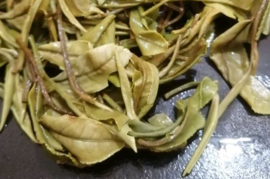 春茶上市白茶的好壞怎么區(qū)分，春白茶怎么分辨好不好？