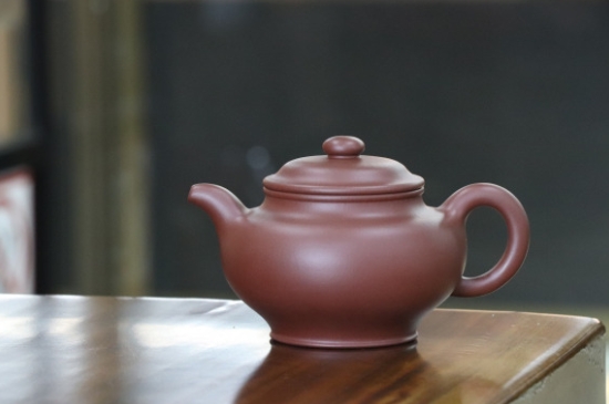 剛買的紫砂壺要怎么開壺養(yǎng)壺，<a href=http://www.hnlxdf.com/chaju/zisha/ target=_blank class=infotextkey>紫砂壺開壺</a>與養(yǎng)壺的方式方法