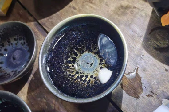 怎么鑒別建盞化學(xué)釉，真假建盞的對(duì)比與辨別