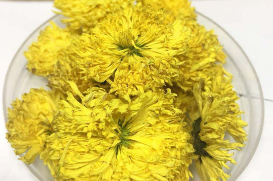 菊花茶大朵小朵有什么區(qū)別，菊花喝大朵還是小朵？