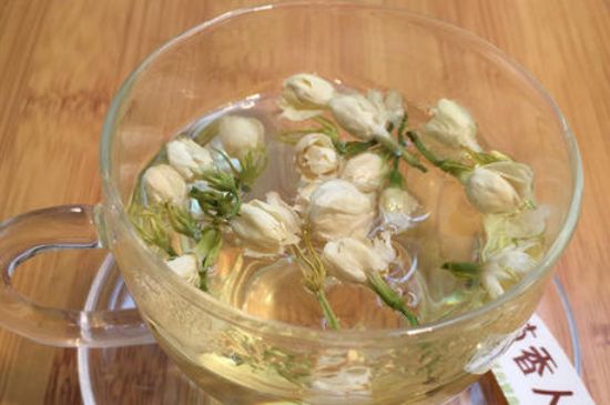 茉莉泡水禁忌，茉莉干花泡水的功效與禁忌