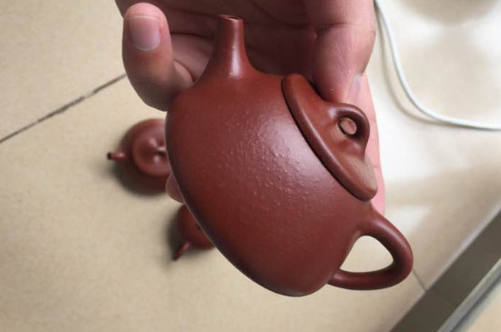 朱泥壺適合泡紅茶嗎，紅茶適合泡紫泥還是朱泥壺