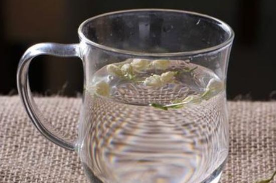 茉莉泡水禁忌，茉莉干花泡水的功效與禁忌