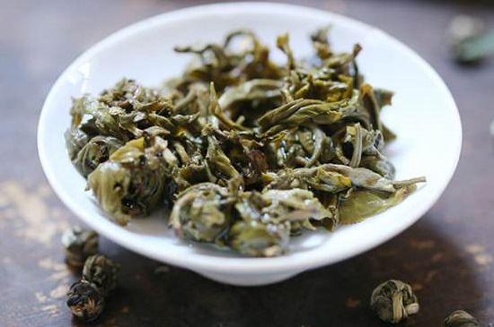 茉莉龍珠泡開后為什么都是梗，茉莉龍珠泡開后什么樣？