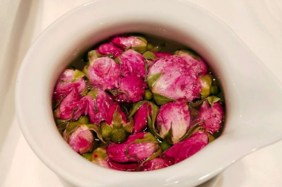 玫瑰花泡水喝的9大禁忌，喝玫瑰花茶有什么禁忌