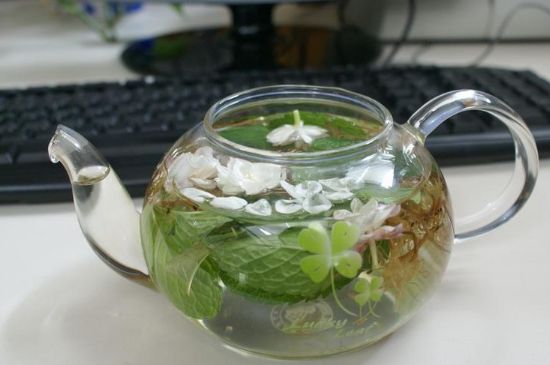 茉莉泡水禁忌，茉莉干花泡水的功效與禁忌