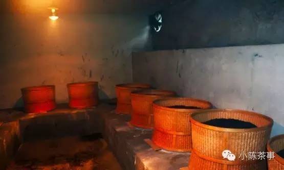 怎樣炭焙巖茶？揭秘武夷巖茶的炭焙技藝