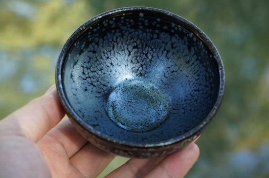 怎么鑒別建盞化學(xué)釉，真假建盞的對(duì)比與辨別