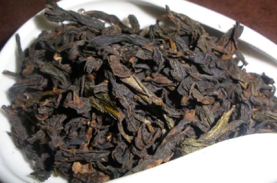 肉桂茶和大紅袍哪個(gè)貴，武夷山肉桂與大紅袍的價(jià)格比較