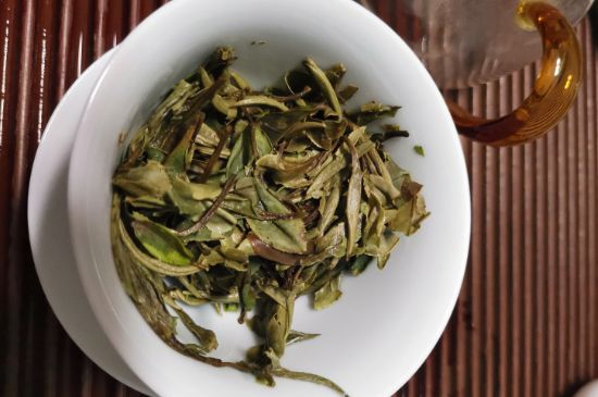 7年壽眉和2年白牡丹哪個好，老白茶壽眉與白牡丹的口感區(qū)別