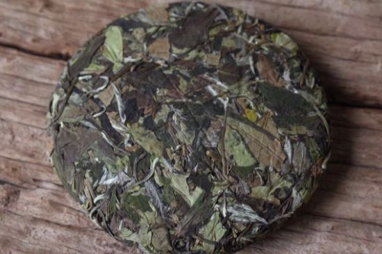 怎么撬老白茶茶餅不容易碎，福鼎白茶如何撬茶方法