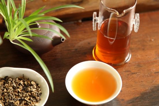 飯后多長時(shí)間喝六堡茶最好，六堡茶一天喝多少