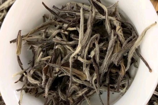 三年白茶賽砒霜，這是真的嗎？