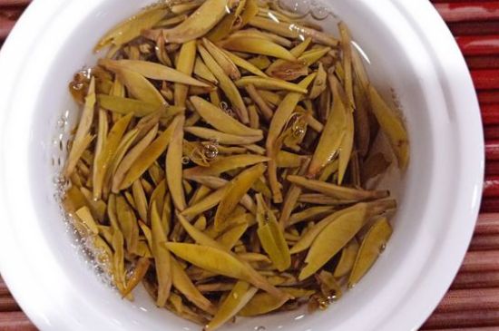 新白毫銀針和老白毫銀針的區(qū)別，新老白毫銀針的品質(zhì)特征