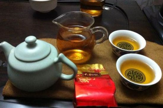 肉桂茶和大紅袍哪個(gè)貴，武夷山肉桂與大紅袍的價(jià)格比較