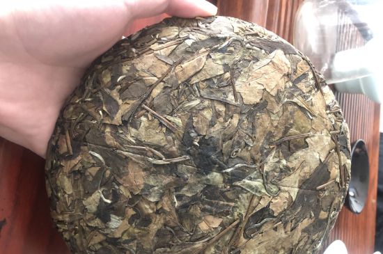 7年壽眉和2年白牡丹哪個好，老白茶壽眉與白牡丹的口感區(qū)別