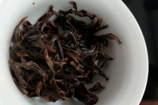 正山小種喝起來苦澀有點酸對嗎，正山小種發(fā)酸有害嗎