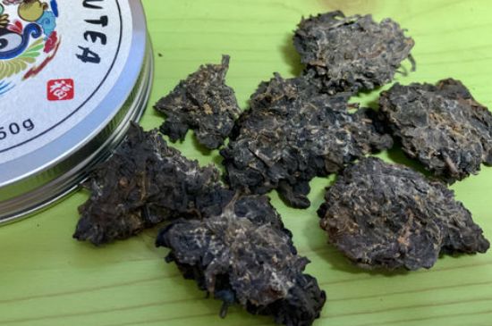 怎么知道涇渭茯茶是否變質(zhì)，茯磚茶金花和發(fā)霉的區(qū)別