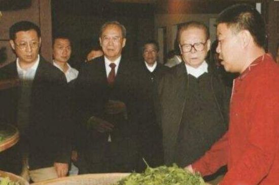 母樹大紅袍給誰喝了，為什么母樹大紅袍叫三棵六株？