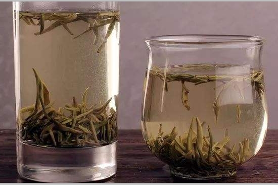 西湖龍井茶毫和發(fā)霉區(qū)別圖片，長霉的龍井茶葉會是什么樣？
