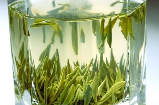 竹葉青和雀舌哪個(gè)貴，竹葉青茶貴嗎？