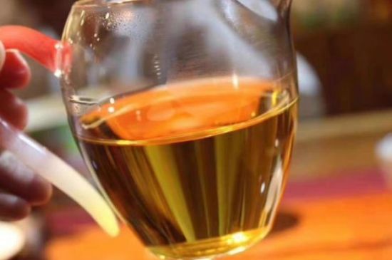 女人晚上喝紅茶好嗎，女人紅茶啥時候喝最好？