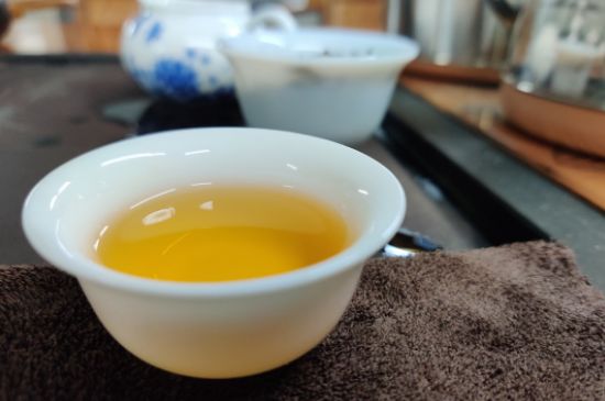 蜜蘭香好還是鴨屎香好，鳳凰單叢茶蜜蘭香和鴨屎香特點(diǎn)有哪些？