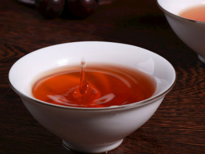 紅茶和綠茶的區(qū)別，常喝紅茶好還是綠茶好？